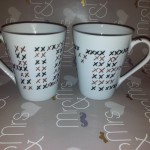 Ein persönliches Geschenk - DIY Porzellan bemalen mit dem Kreuzstich